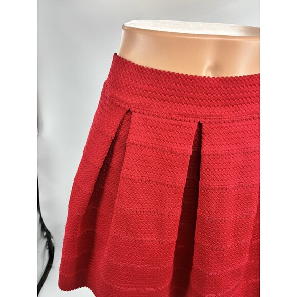 Express Red Pleated Skater Skirt Womens Size S Fit & Flare Textured Mini - Picture 2 of 7